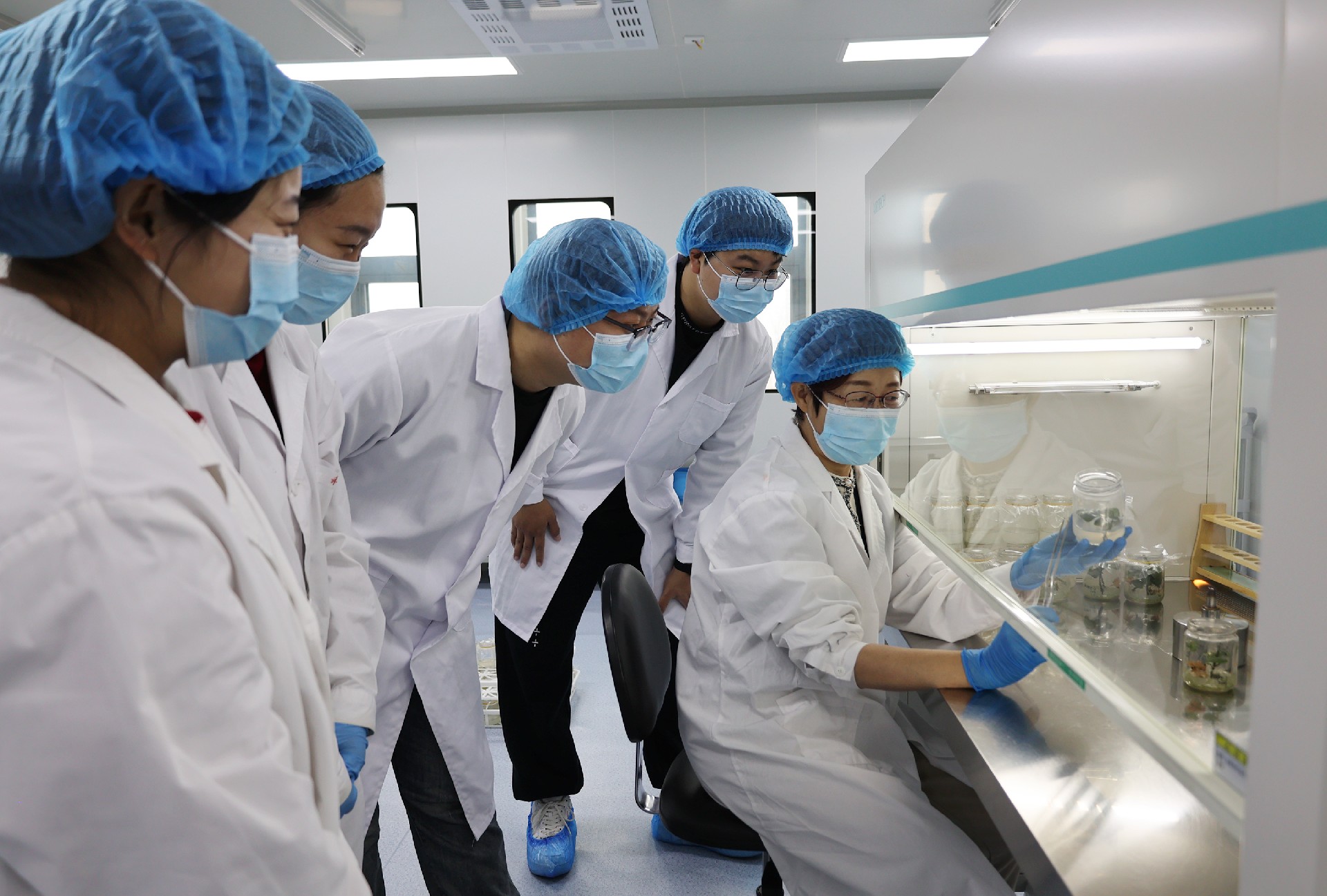 1709779962150506.jpg 1d69d2e8004f96fcb25eb08bbca9240.jpg