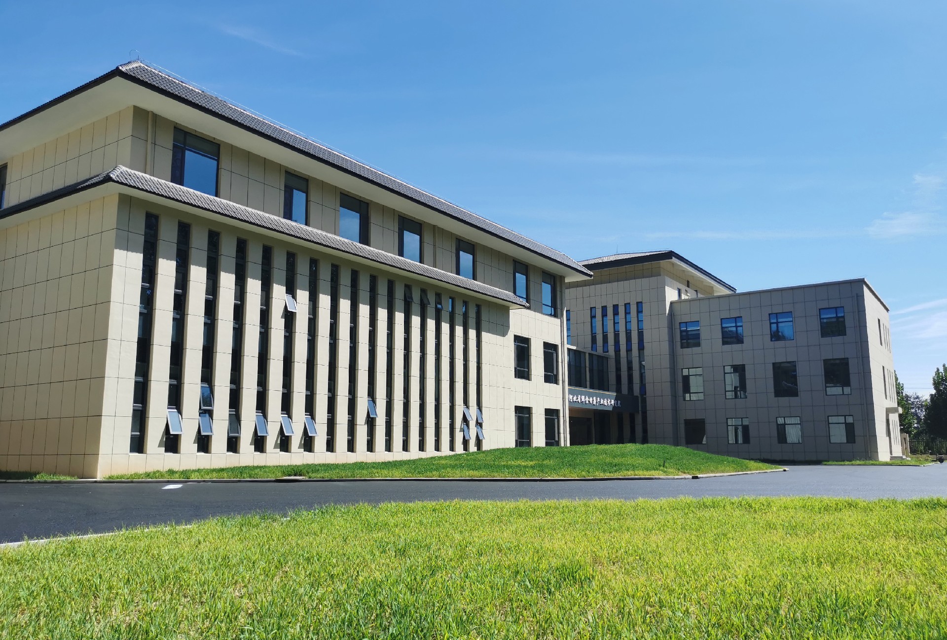 1731544965711607.jpg 01辦公環境.jpg